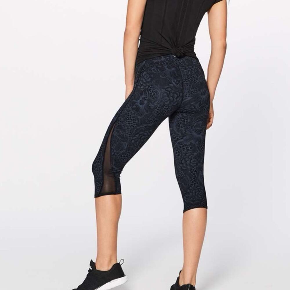 Lululemon Train Times Crop (17") Nouveau Mach Blue Black size 4